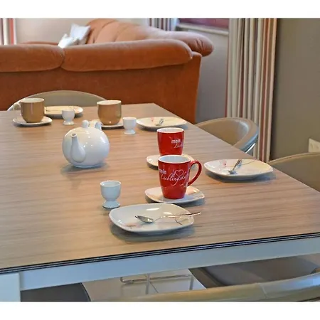 Aalhus Comfortable Glowe